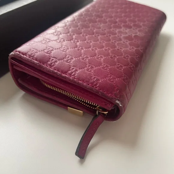Gucci Wallet Microguccissima Leather Chain color Fuchsia Pink limited Edition